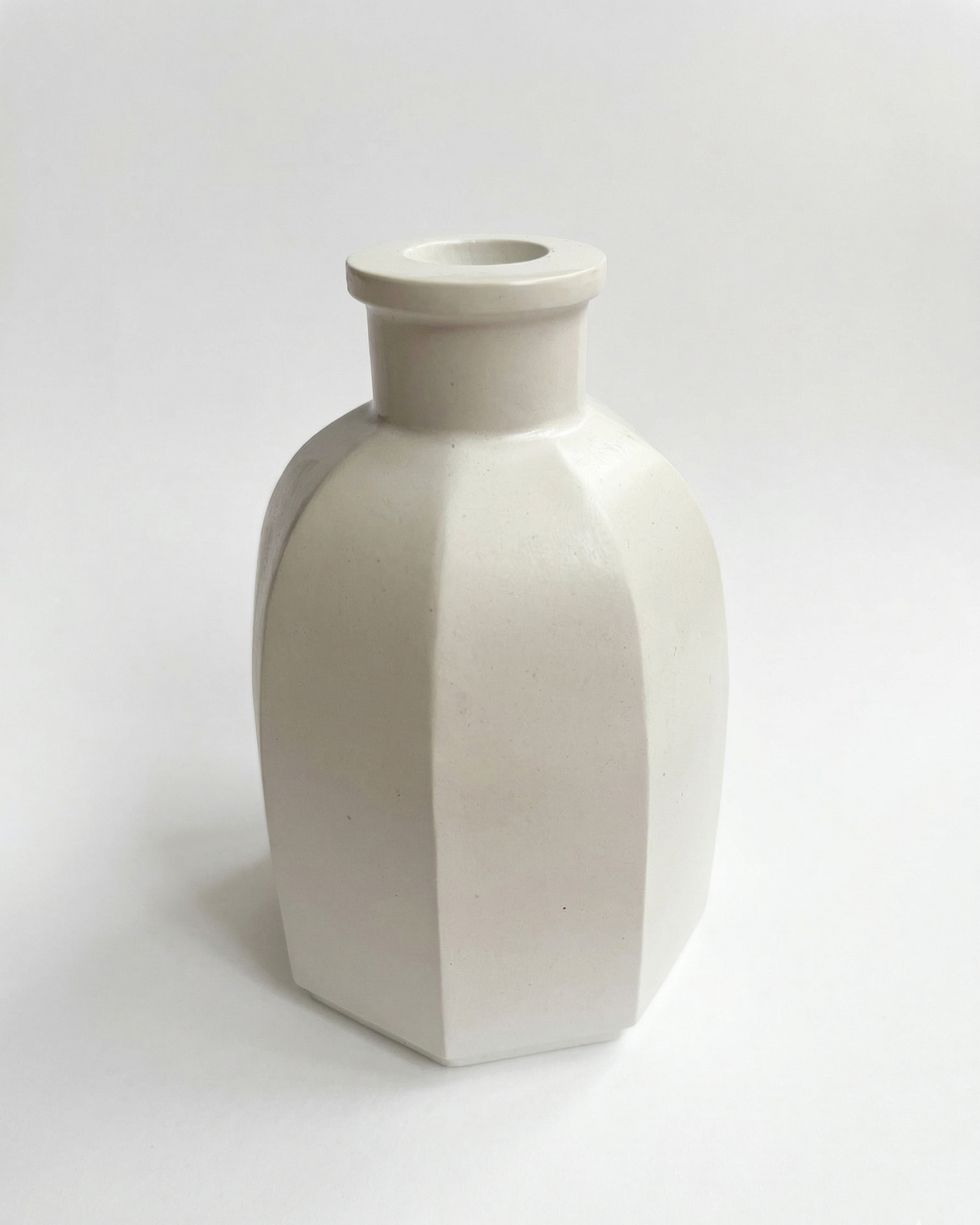 Detalle florero geométrico mediano